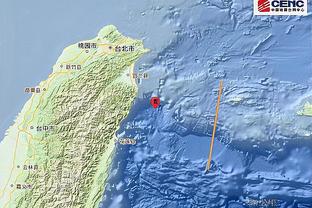 戴伟浚庆祝国足2-1胜泰国：追风赶月莫停留，平芜尽处是春山